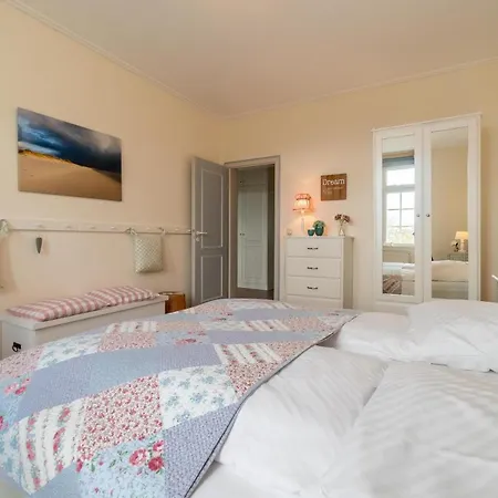 Haus Otto 4 *